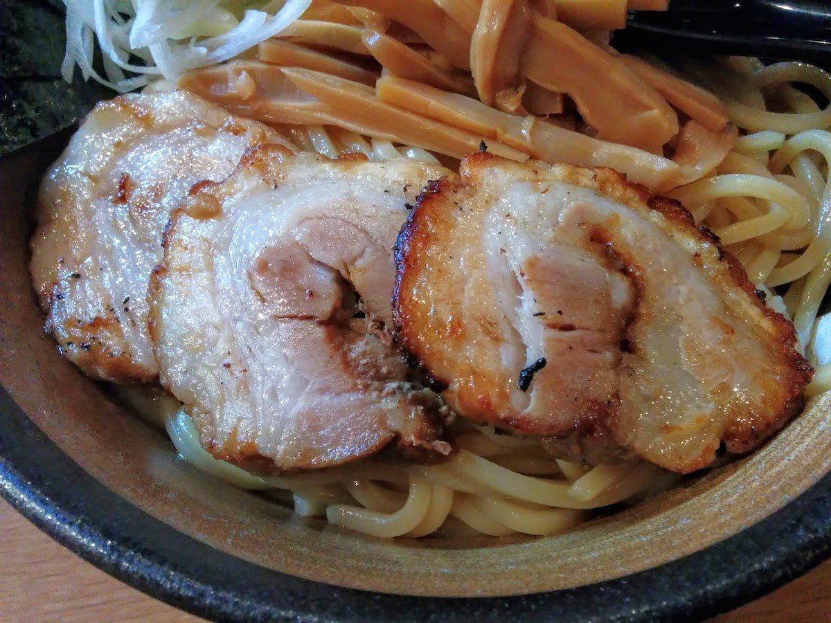 「麺屋炙り」の特製つけ麺 炙りチャーシュー