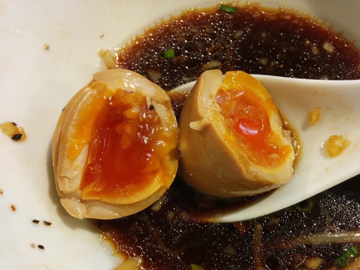 「味噌味専門 マタドール」の特BB 味付け玉子