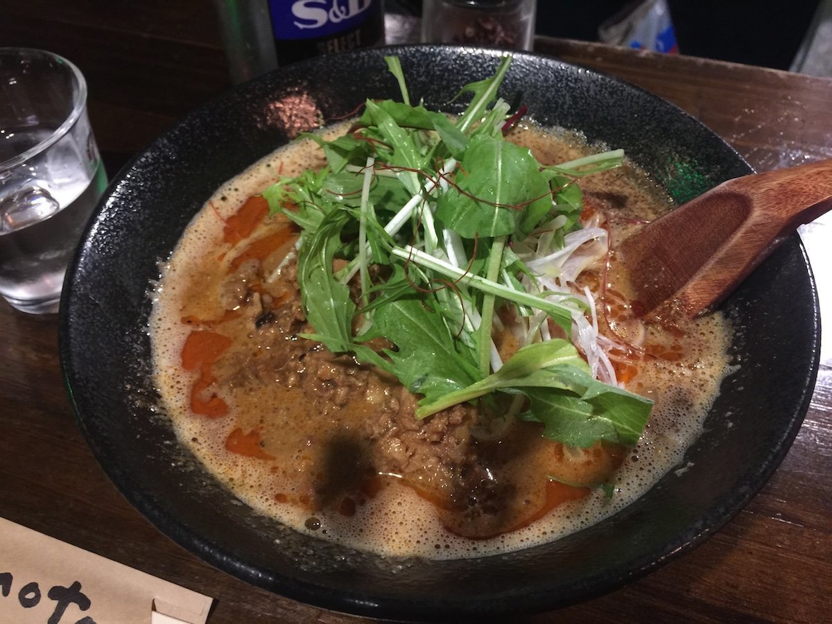 担々麺 赤(レギュラー) 870円