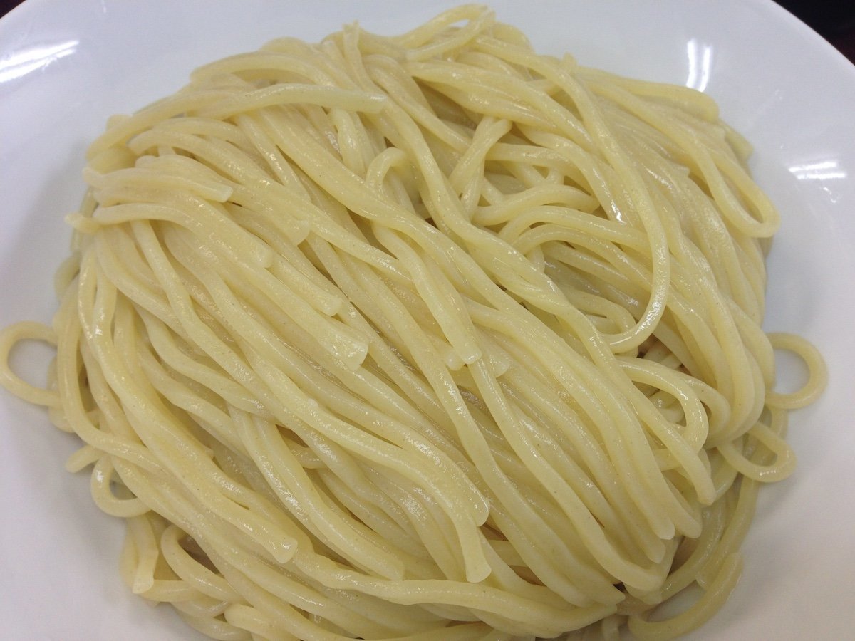 特製辛ゴマつけ麺 凄い麺の量
