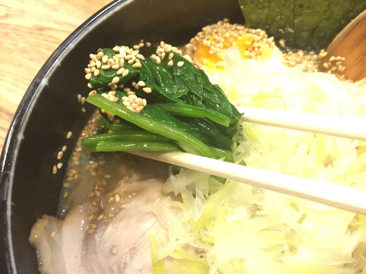 家系ラーメン ほうれん草
