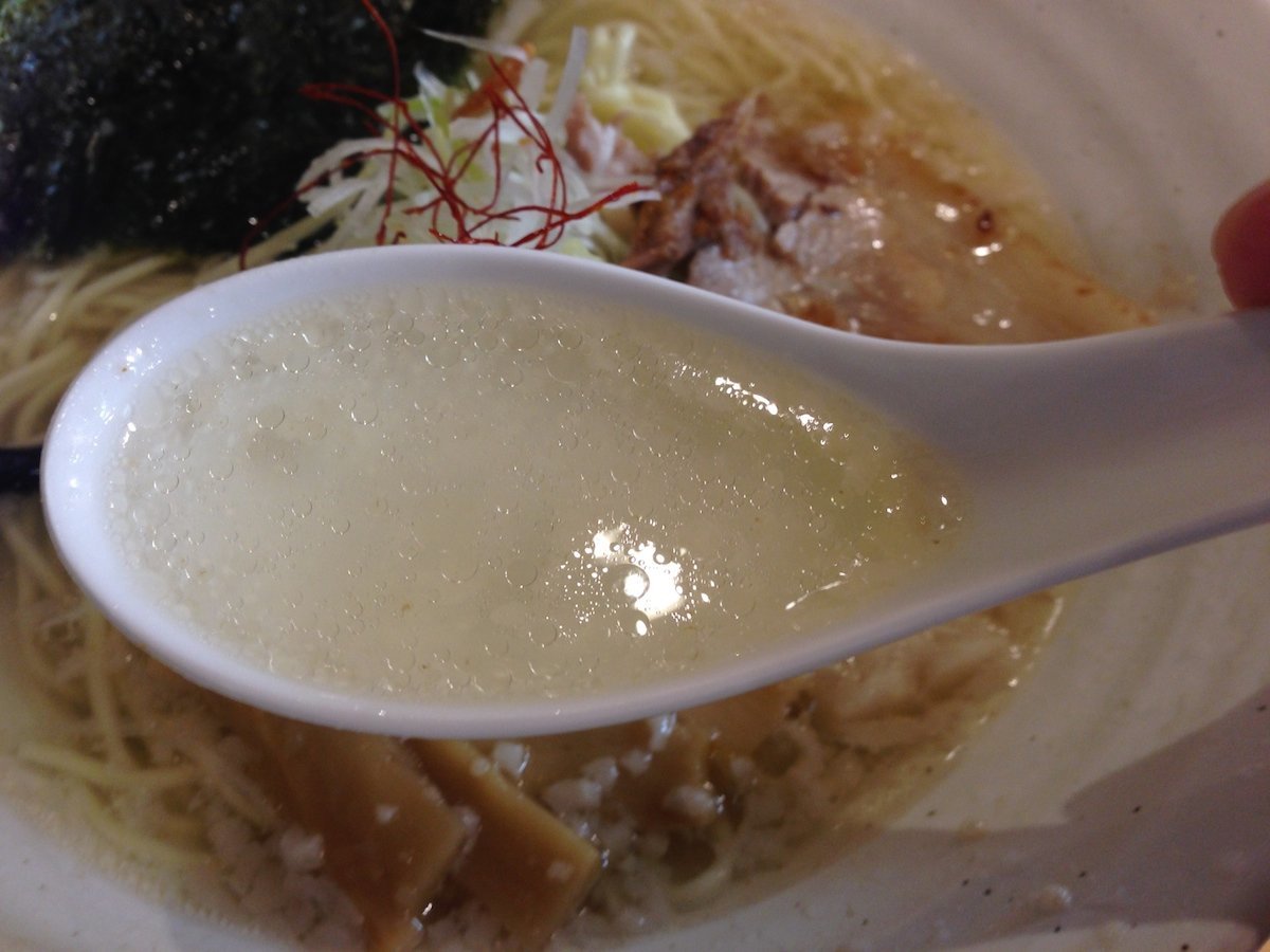 極らーめん(塩) スープ