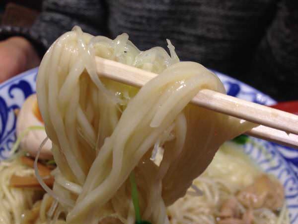 「武藤製麺所」のわんたんとり塩めん 細麺