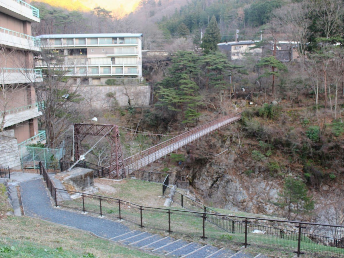 滝見橋 鬼怒川温泉 スリル満点の揺れる吊橋を渡ってきた