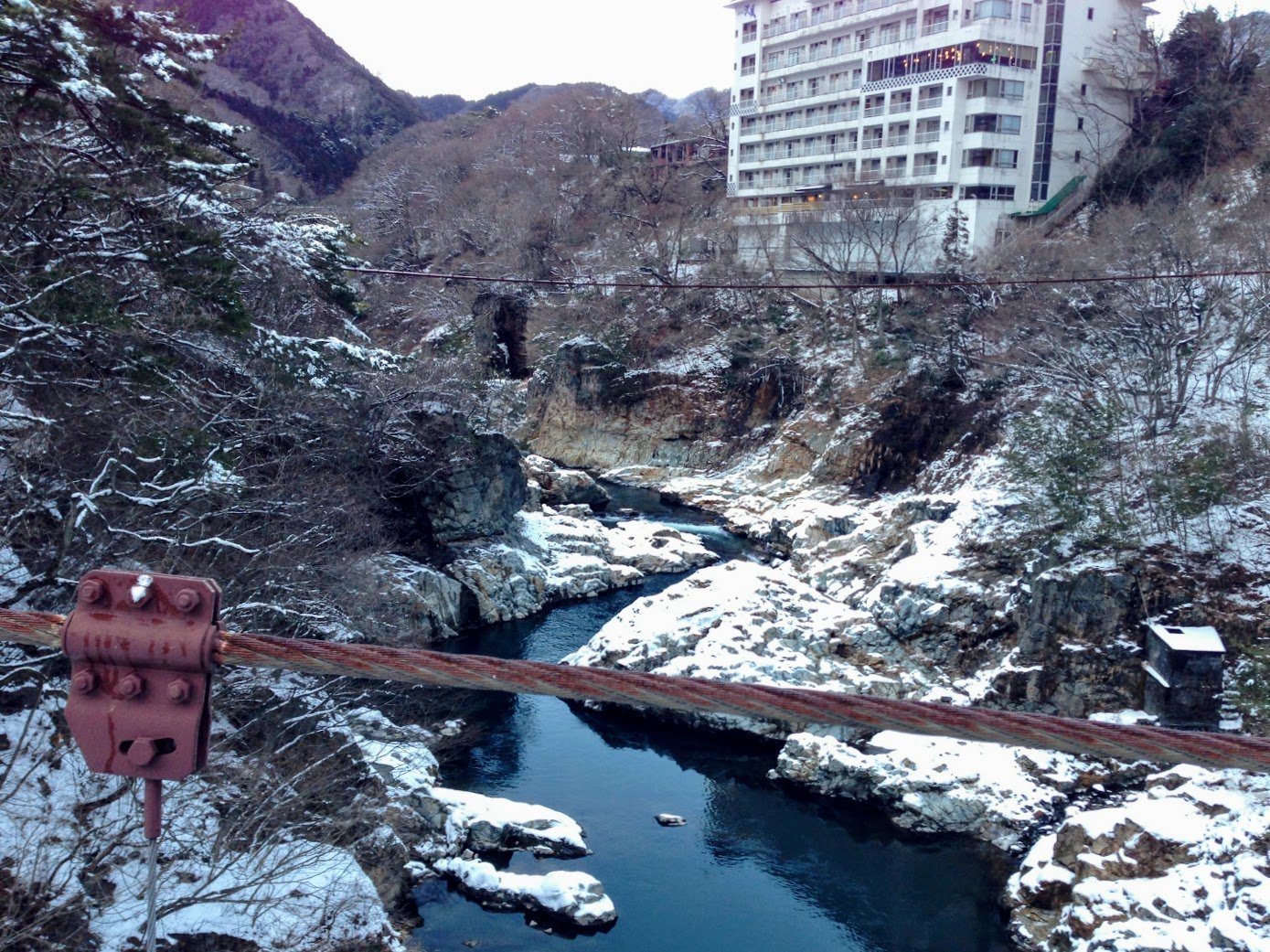 滝見橋 鬼怒川温泉 スリル満点の揺れる吊橋を渡ってきた